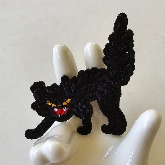 🐈‍⬛ Scaredy-Cat Iron-On Patch - Picture 3 of 6